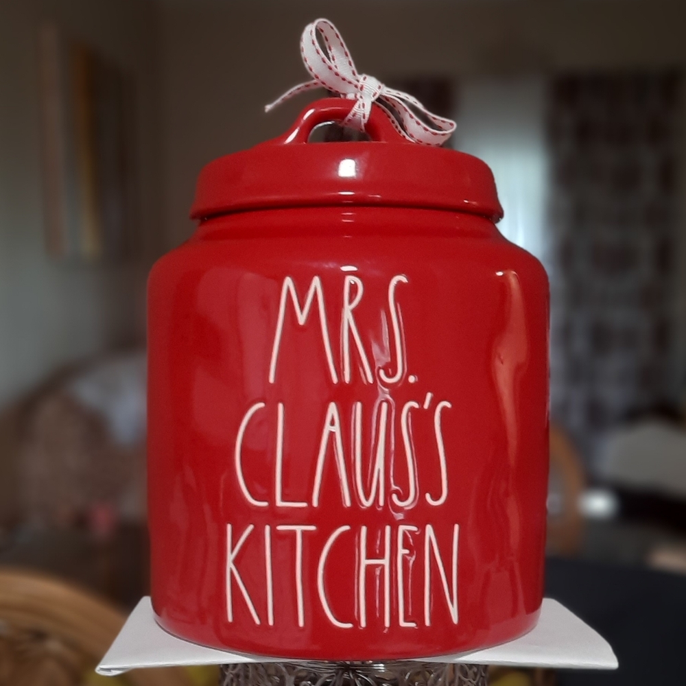 🎄🤶🏻Rae Dunn Mrs. Claus Kitchen